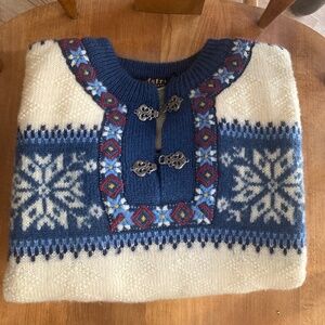 Vintage NORDSTRIKK Beige and Blue Snowflake Wool with Clasps